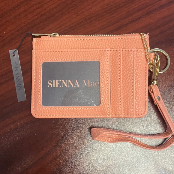 Sienna Mae - Picture 1 of 2